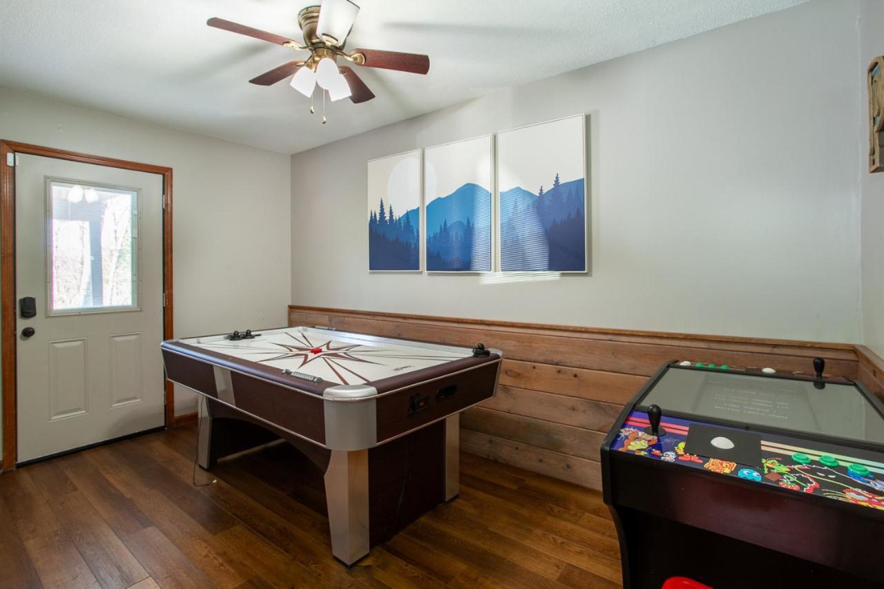 Hot Tub 7 Min To Parkway More Pigeon Forge Bagian luar foto